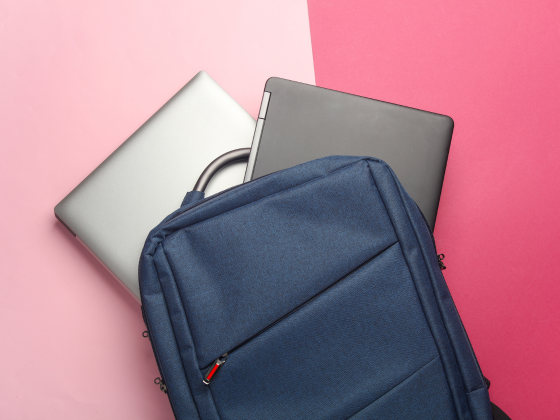 Городской ритм весны: рюкзаки и сумки для ноутбука как корпоративный подарок с длинным сроком жизни